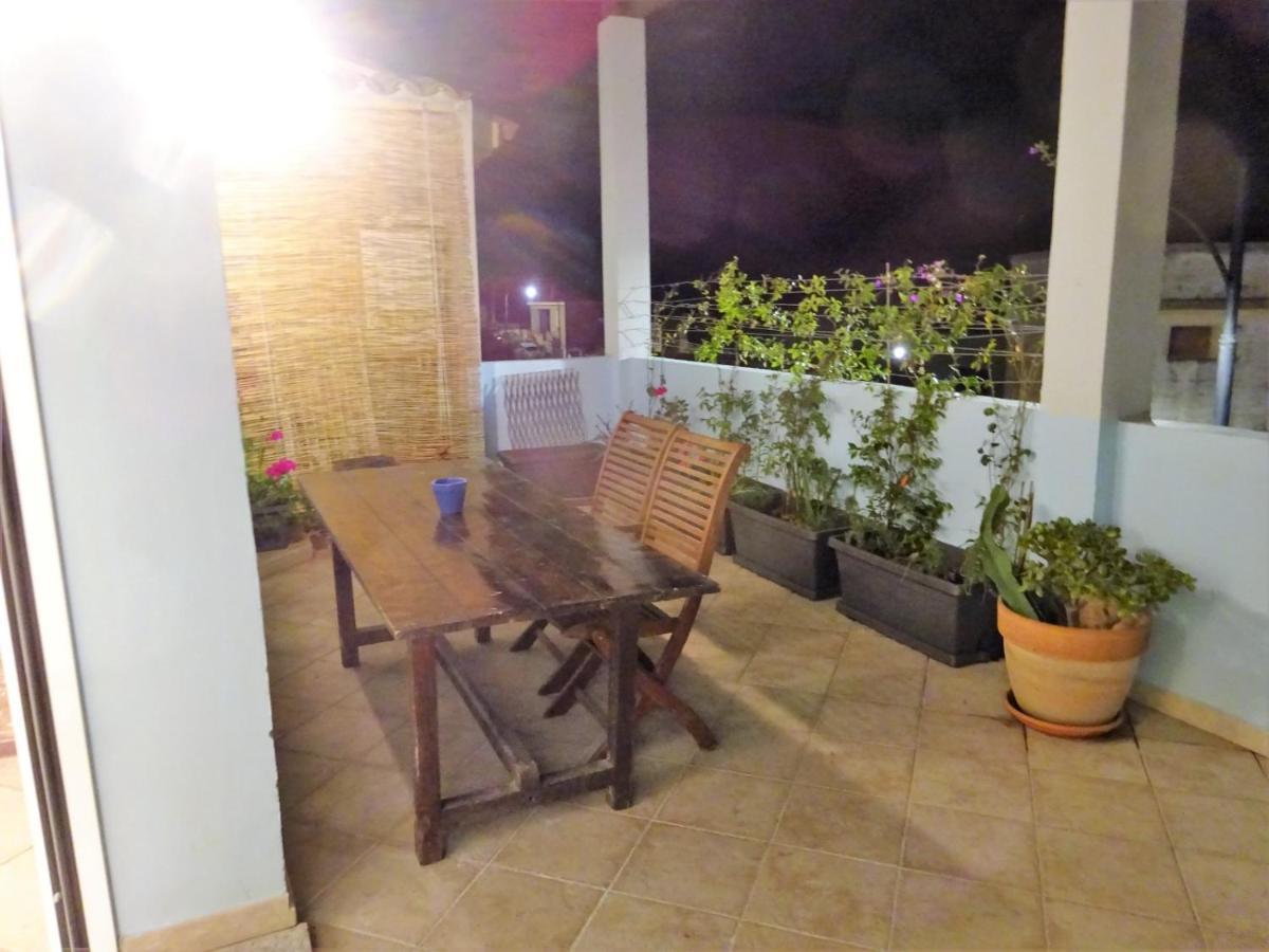 White - San Pantaleo Exterior foto