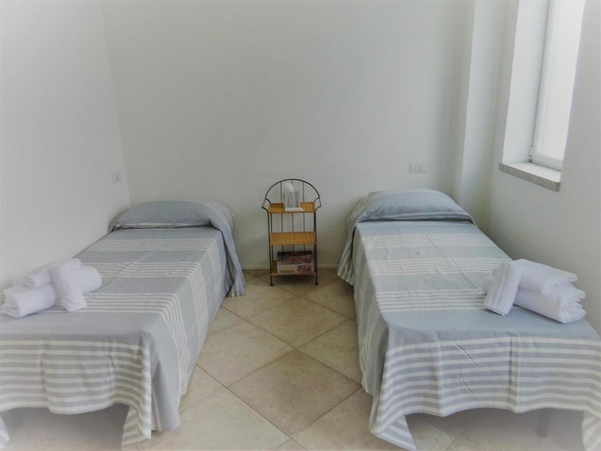 White - San Pantaleo Exterior foto