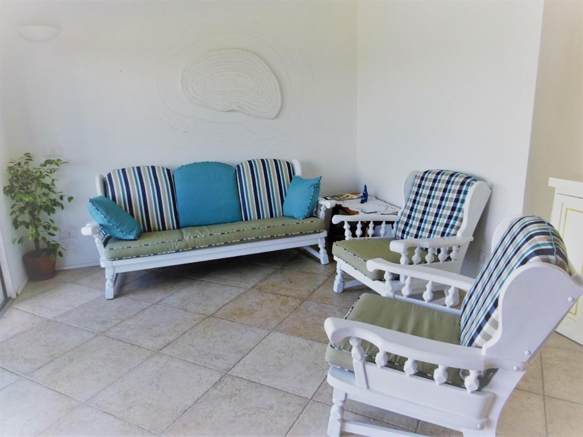 White - San Pantaleo Exterior foto