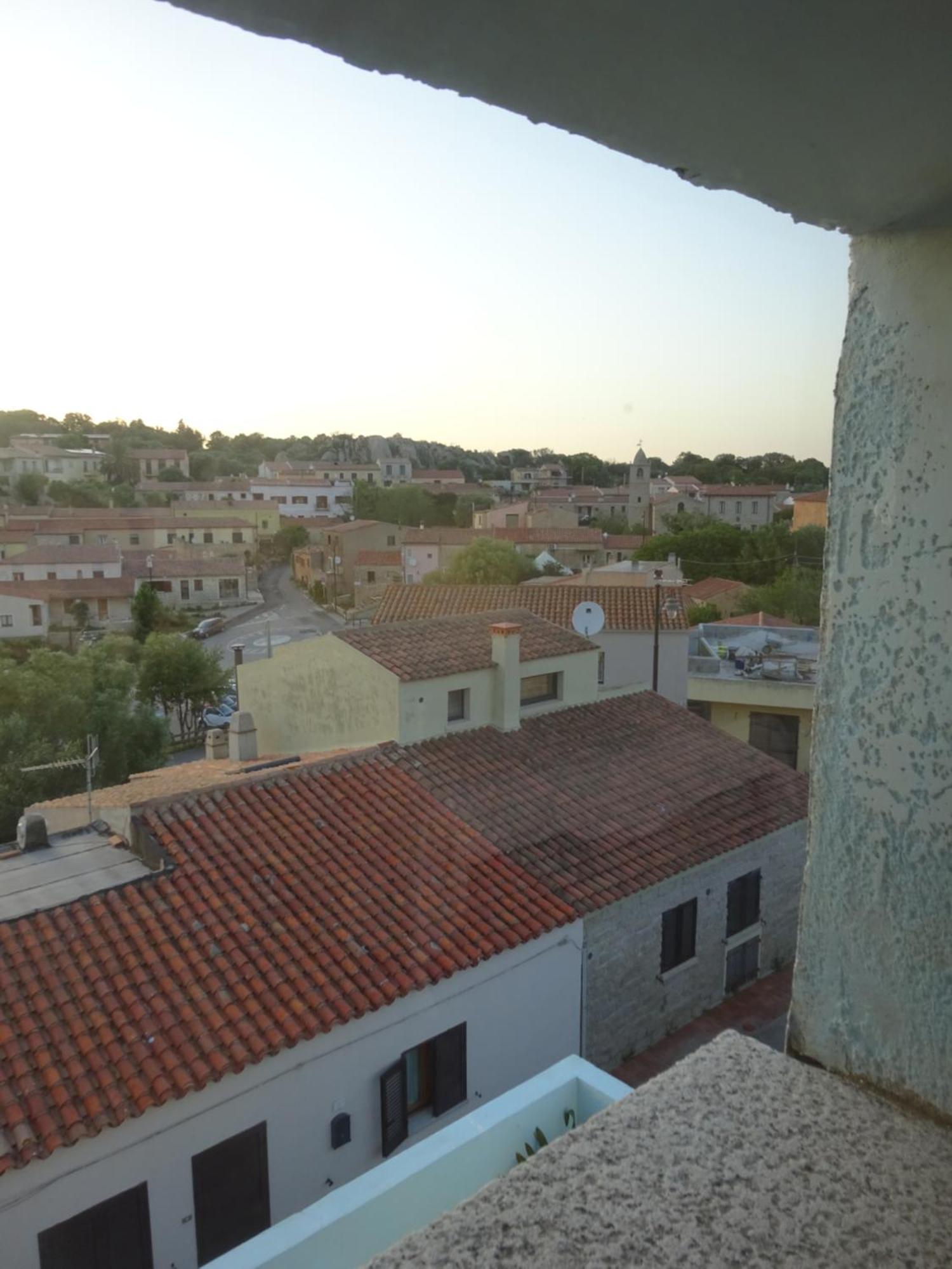 White - San Pantaleo Exterior foto