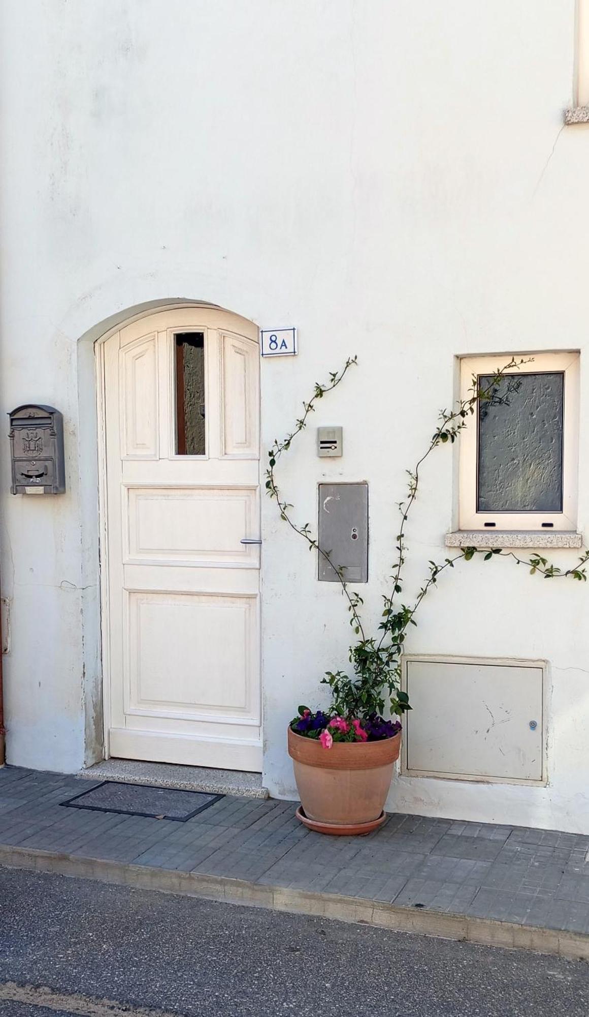 White - San Pantaleo Exterior foto