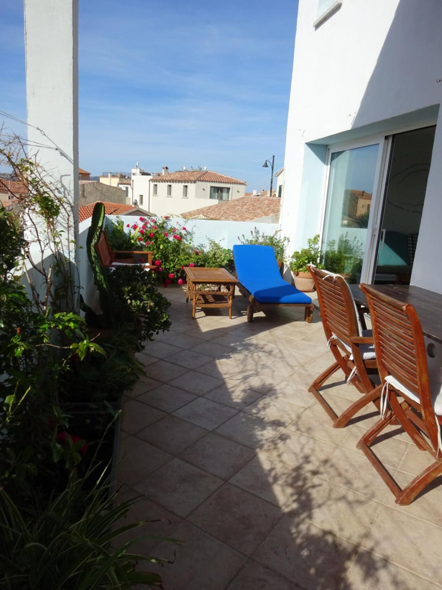 White - San Pantaleo Exterior foto